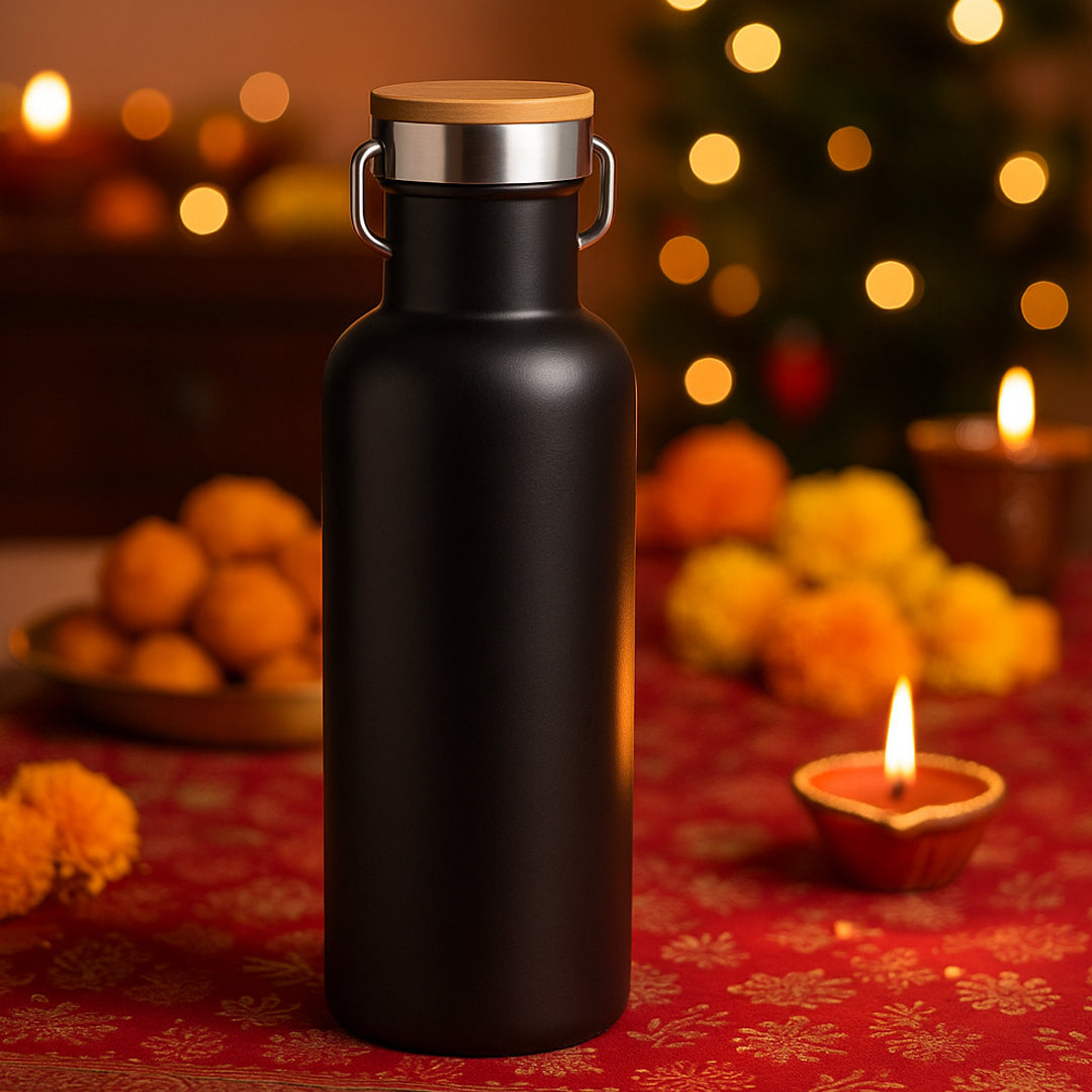 H305  EcoVault 700 - 700 ml Vacuum Flask with Bamboo Lid - corporate gift by YuBingo