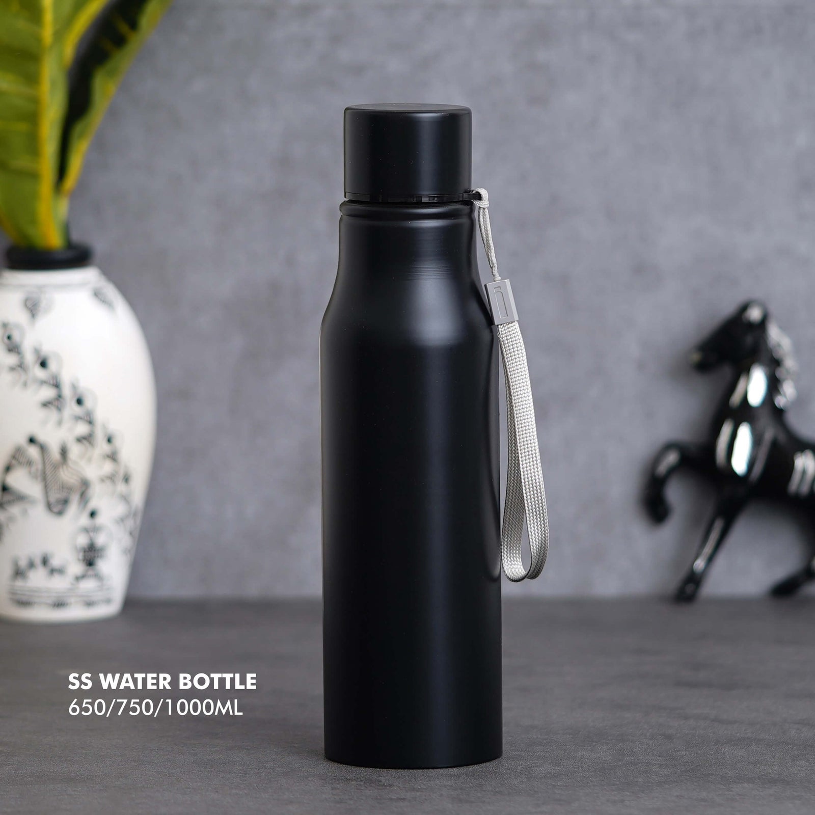 Customizable Black Stainless Steel Bottle - 650 ML - corporate gift by YuBingo