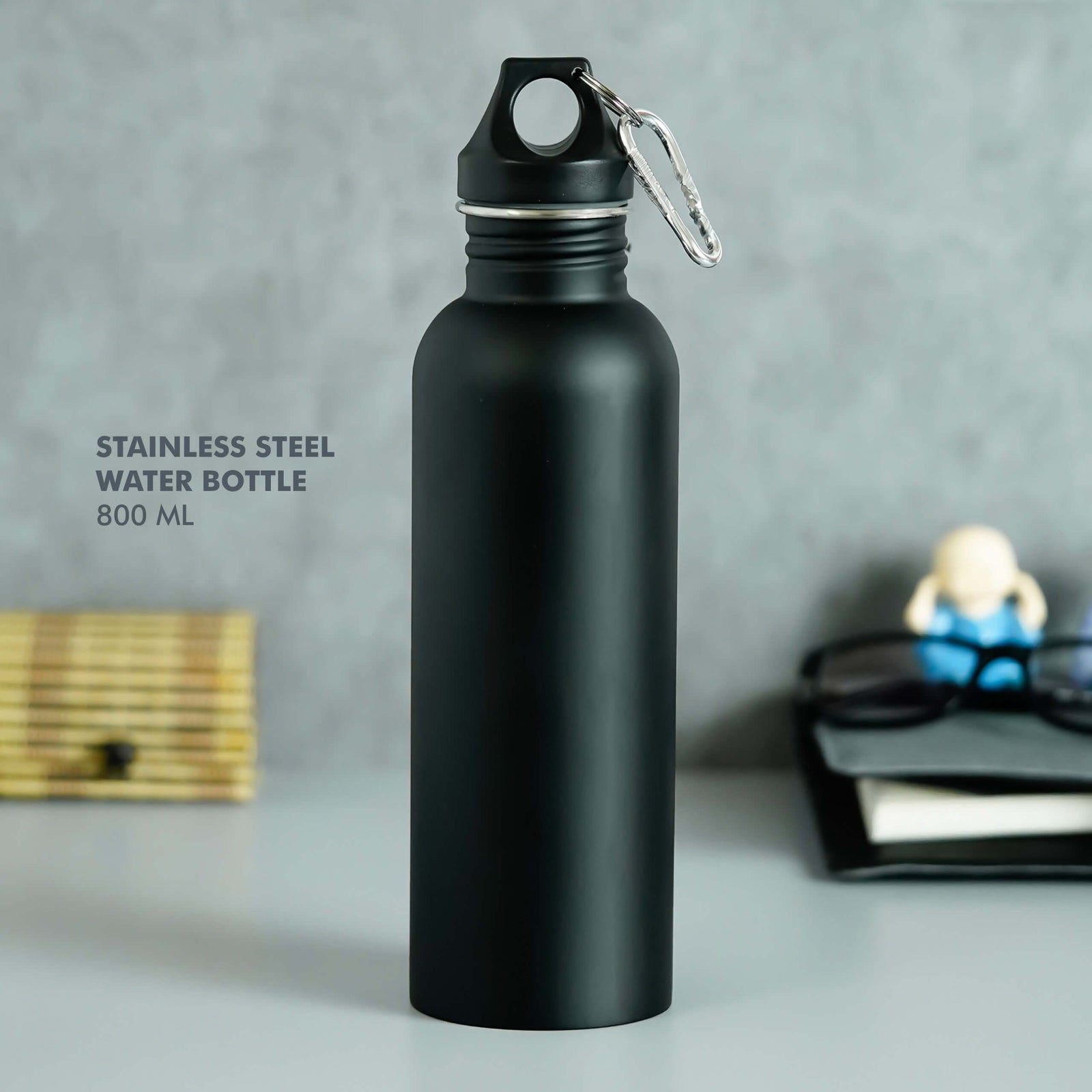 Customizable Black Stainless Steel Bottle with Carabiner - 800 ML - corporate gift by YuBingo