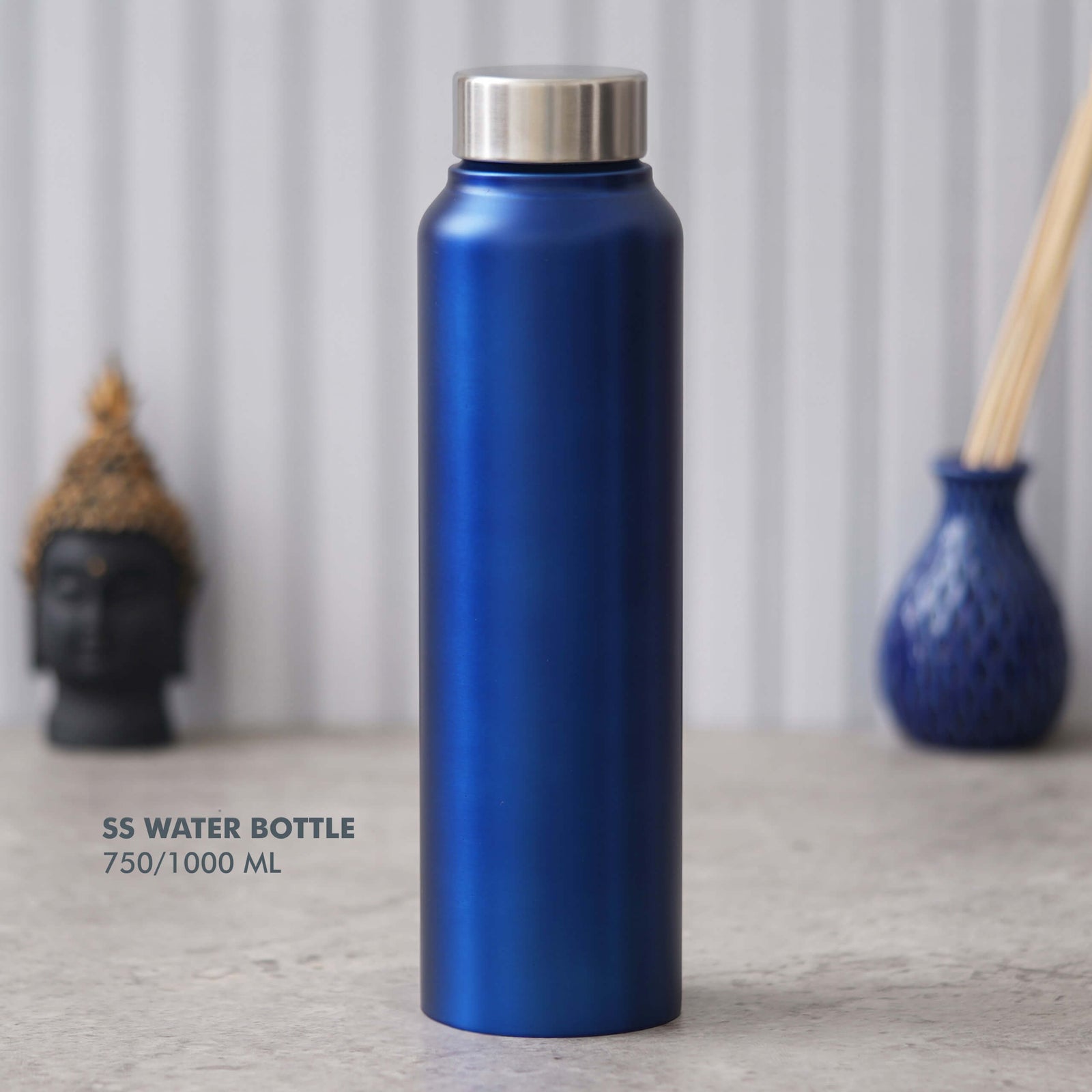 Customizable Blue Stainless Steel Bottle - 750 ML - corporate gift by YuBingo