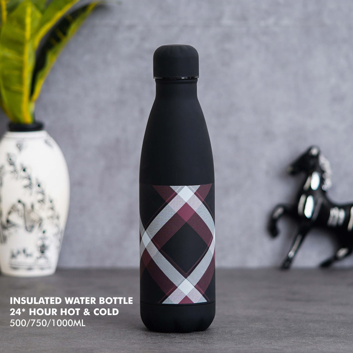 Personalized Black Insulated Water Bottle - 750 ML - corporate gift by YuBingo